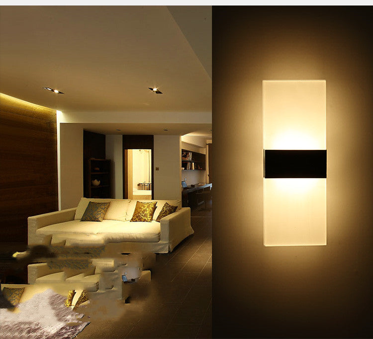 Lampada da parete ricaricabile tramite USB Sensore di movimento per interni domestici Illuminazione Lampada da comodino per camera da letto Lampada da parete per luci decorative per scale