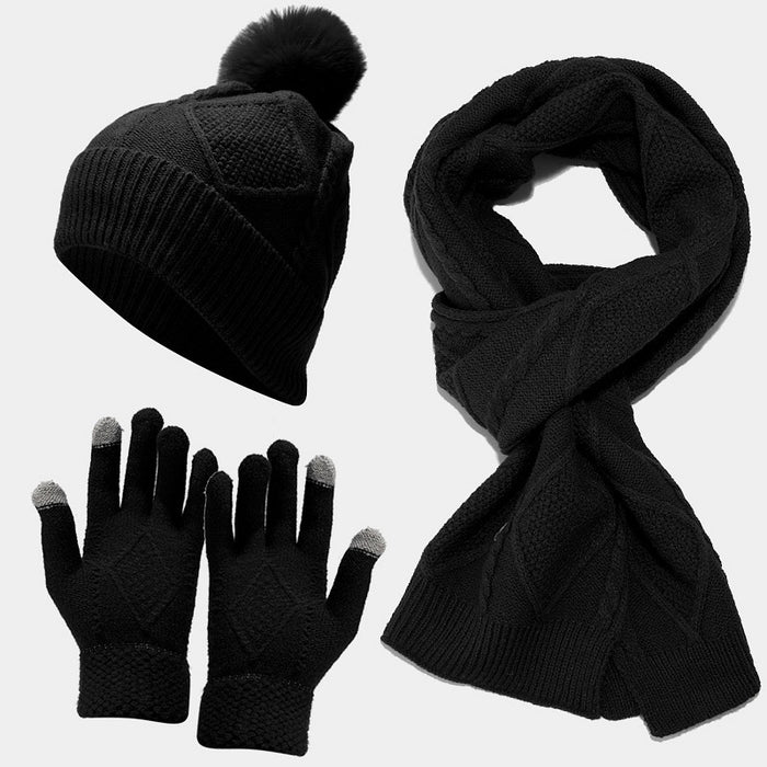 Dreiteiliges Set aus Herbst- und Wintermützen, Schals und Handschuhen