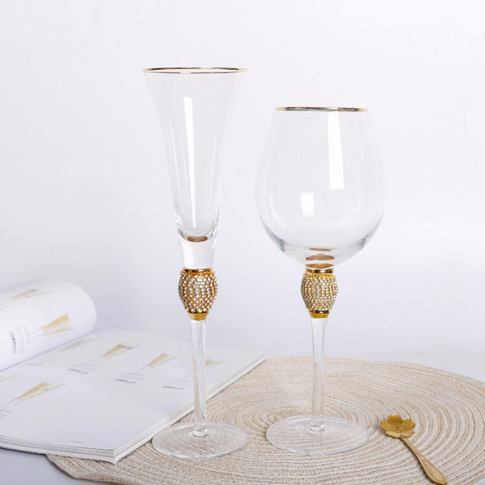 Cálice de champanhe com recipiente para vinho de diamante