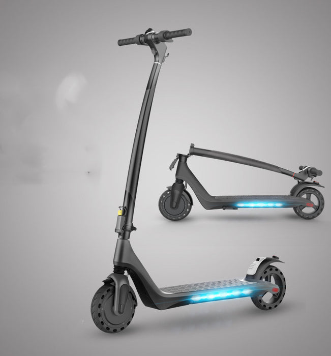 Scooter elétrica é pequena, dobrável e leve
