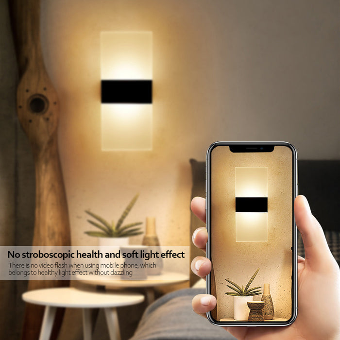 Lampada da parete ricaricabile tramite USB Sensore di movimento per interni domestici Illuminazione Lampada da comodino per camera da letto Lampada da parete per luci decorative per scale